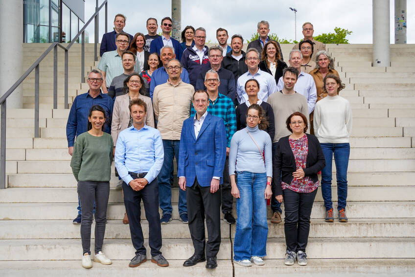 Mitarbeiterinnen und Mitarbeiter der Fakultät Informatik und Wirtschaftsinformatik (Stand: Mai 2026)